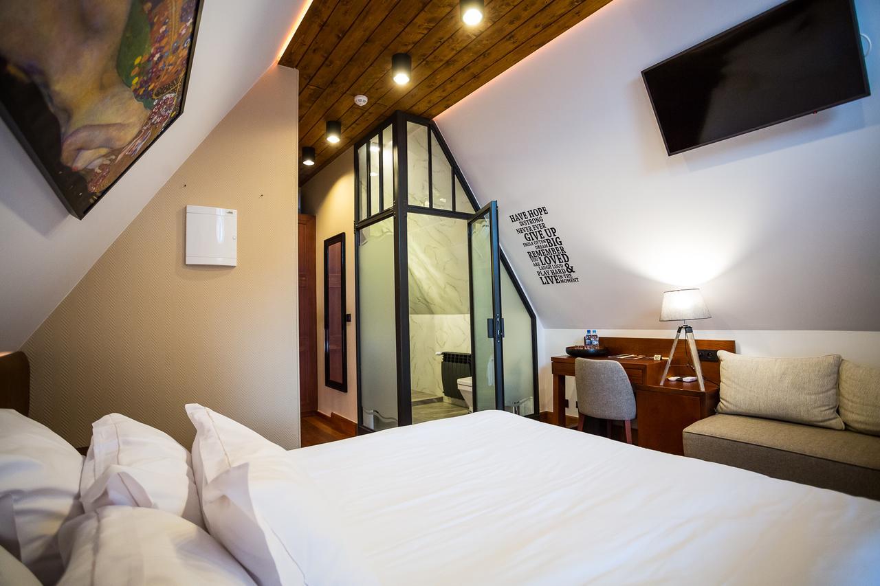 Apartamenty Chleb I Wino Gdansk Exterior photo A room at the hotel